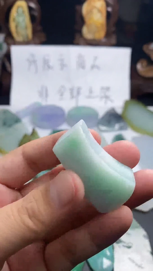 翡翠未镶嵌颈饰福利8