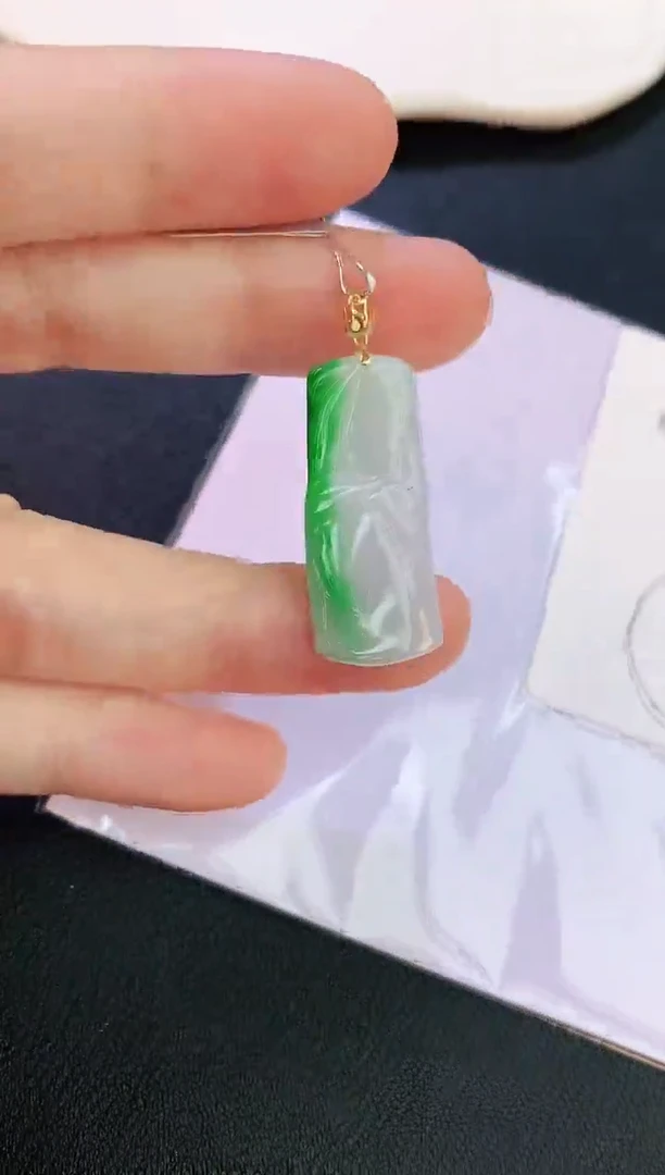 翡翠18K金镶嵌颈饰赠礼盒证书 麦麦