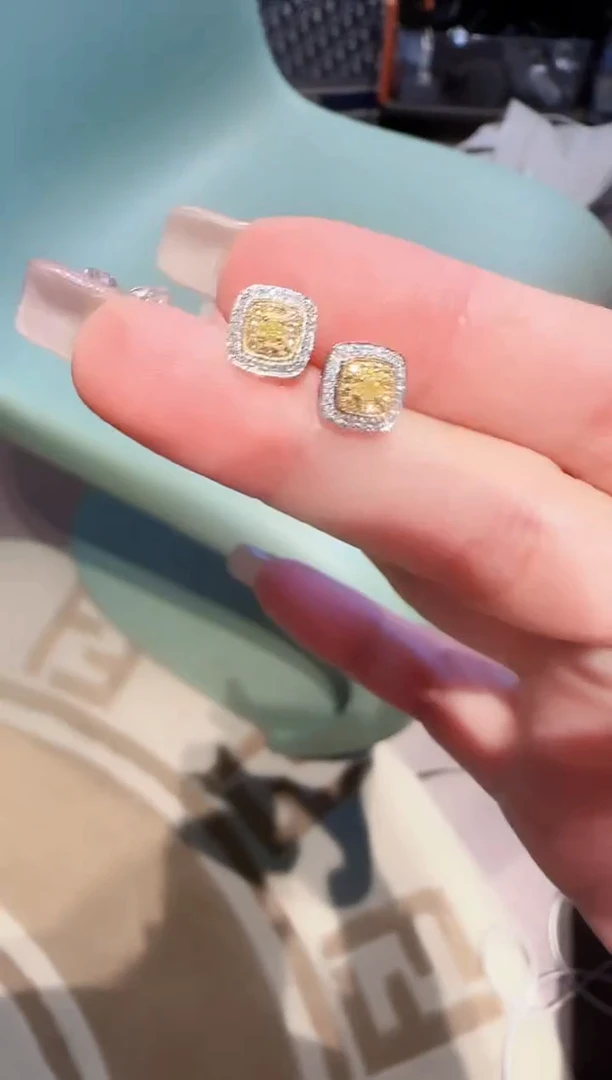 【闪购商品】钻石耳钉18K金镶嵌精选 黄钻耳钉大
