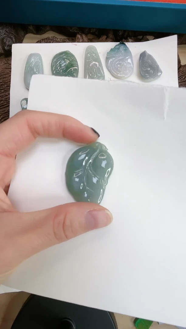 【闪购商品】翡翠吊坠(不含链)未镶嵌翡翠玉叶挂件