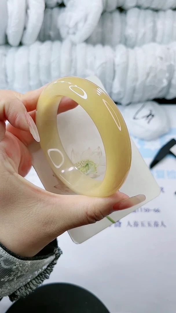 【闪购商品】石英质玉手镯未镶嵌多样性发货A324-62