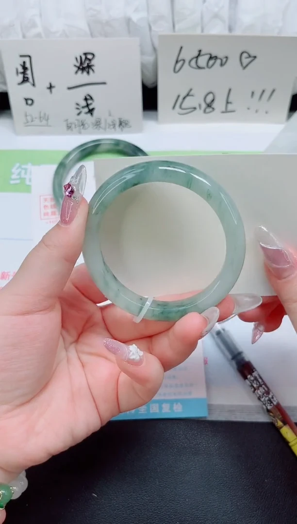 石英质玉手镯未镶嵌b167-圈口56.4