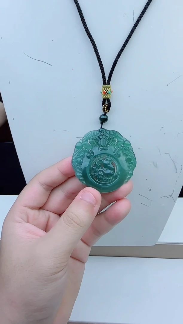 颈饰未镶嵌翡翠多样性发其一