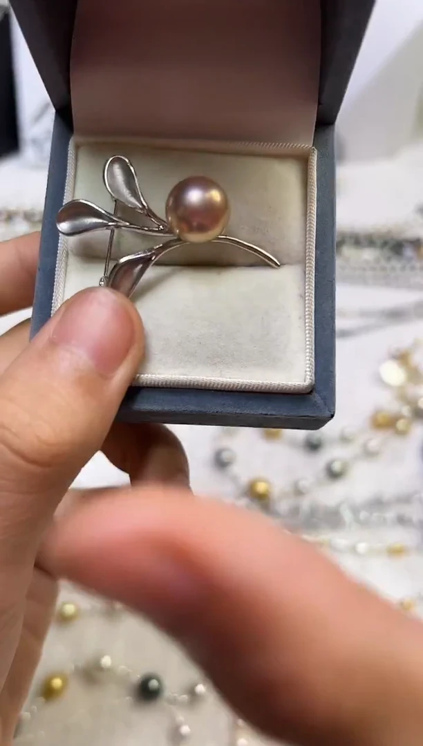 未镶嵌胸饰淡水珍珠珍珠