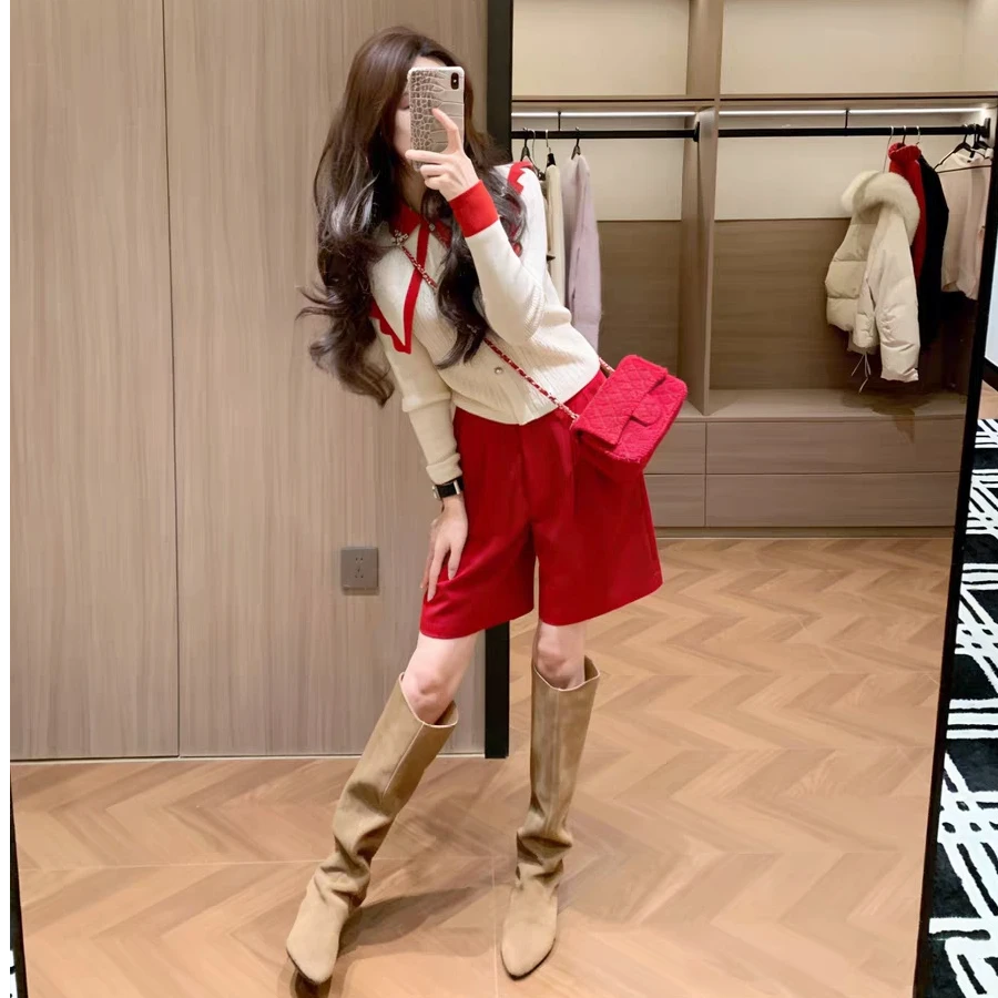2026秋冬新款韩系圣诞氛围感红色小香风绝美上衣红色短裤两件套