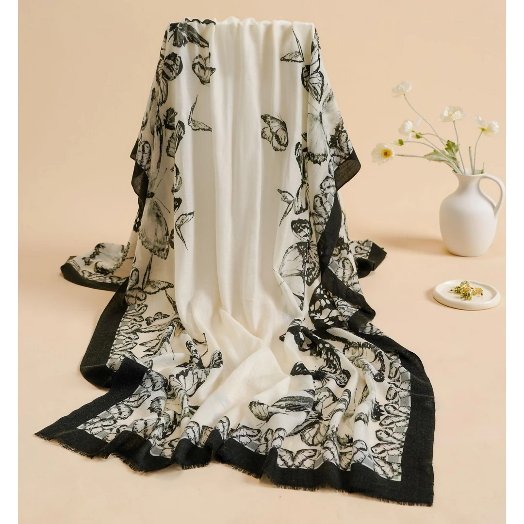 奢凌羊「蝴蝶飞飞」不起球防风女时尚通勤不掉色围巾女士披肩澳毛