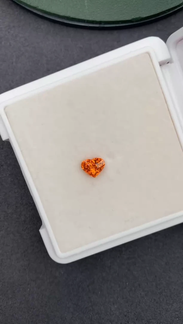 未镶嵌珠宝半成品石榴石1.2ct芬达  FH  定制