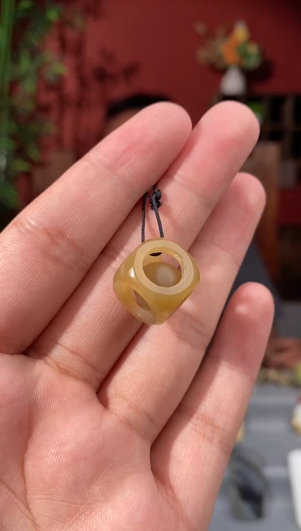 和田玉未镶嵌吊坠(不含链)1