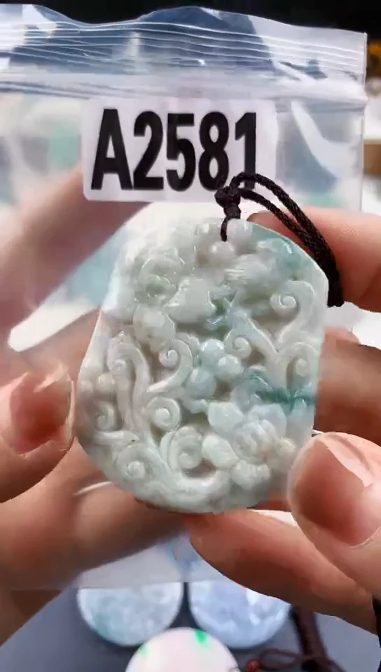 颈饰未镶嵌翡翠天然翡翠吊坠挂件