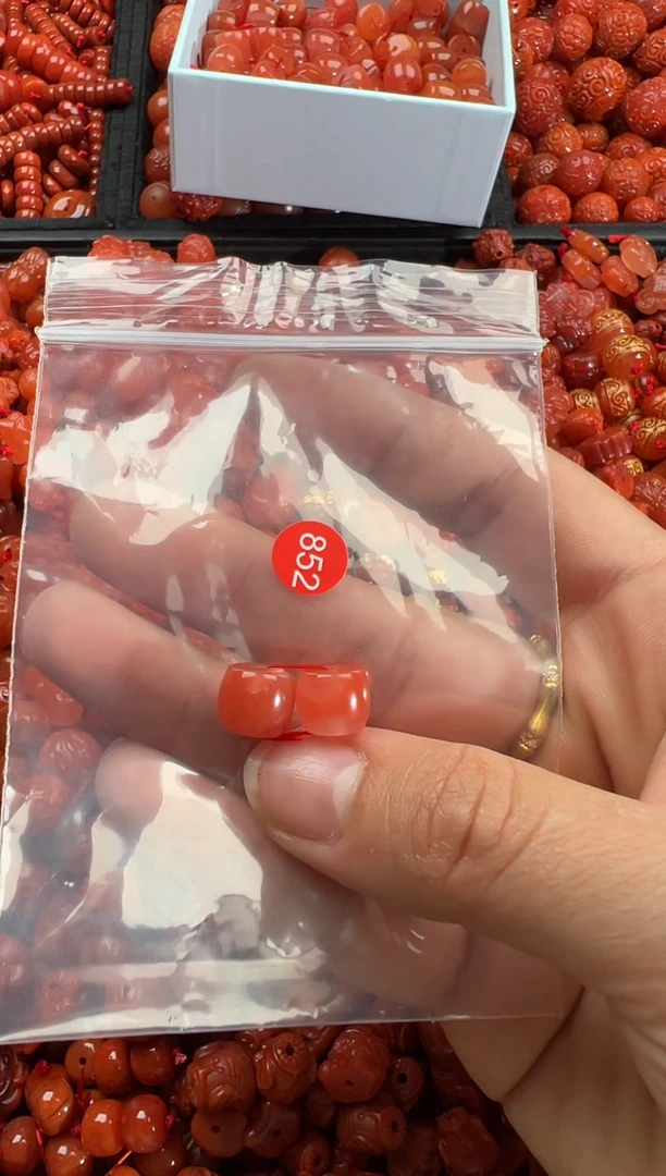 【闪购商品】南红玛瑙颈饰未镶嵌1