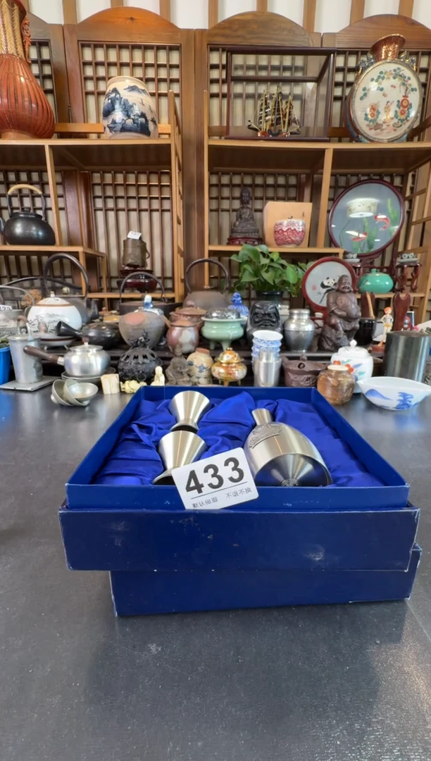 摆件  注意：回流商品，默认有瑕，不退不换。