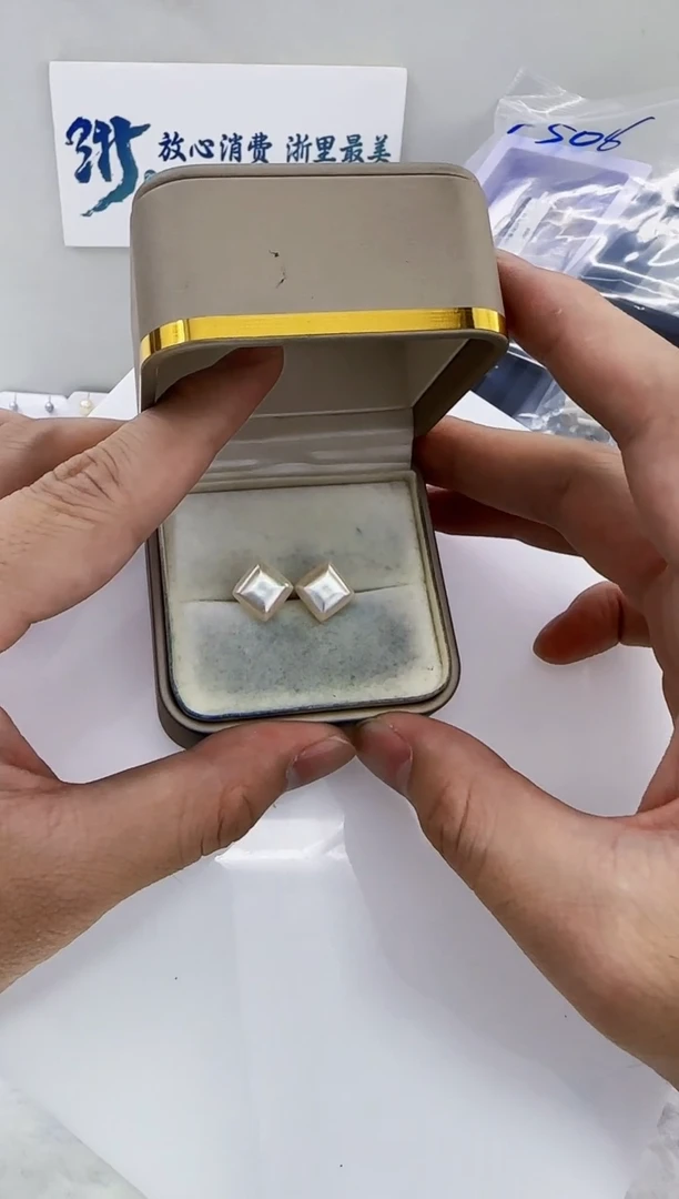 18K金镶嵌拼合珍珠（马贝珠）DA马贝耳钉 y508