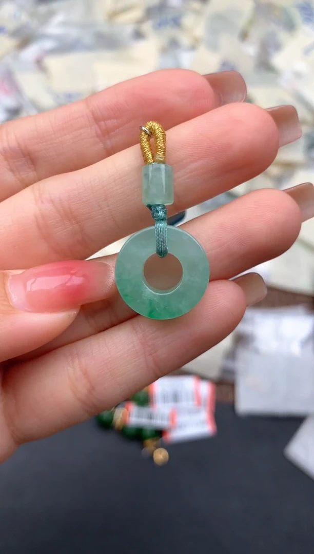 未镶嵌挂件翡翠1