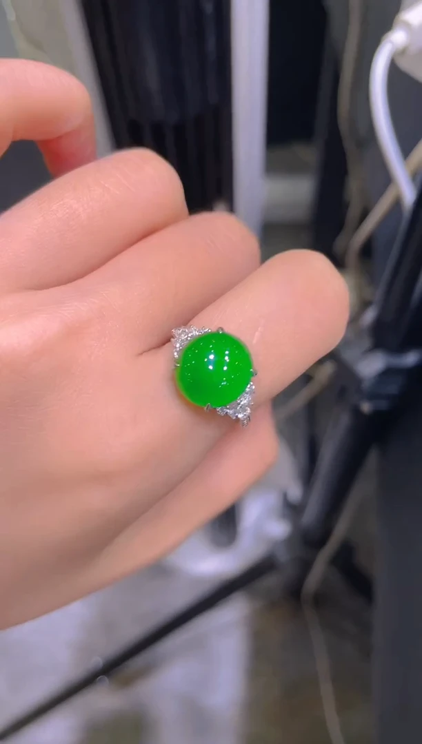 翡翠18K金镶嵌颈饰翡翠A87