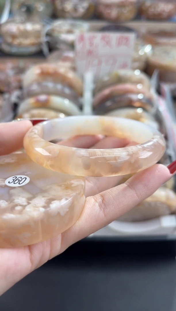 未镶嵌手镯石英质玉C*B60