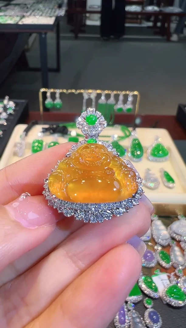 【闪购商品】翡翠吊坠(不含链)18K金镶嵌翡翠