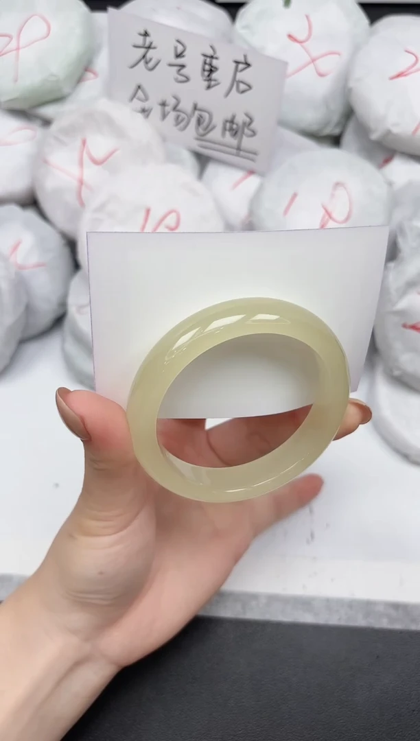 未镶嵌手镯石英质玉49/57.1