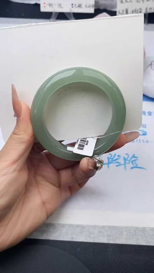 未镶嵌手镯石英质玉w87-DB52+