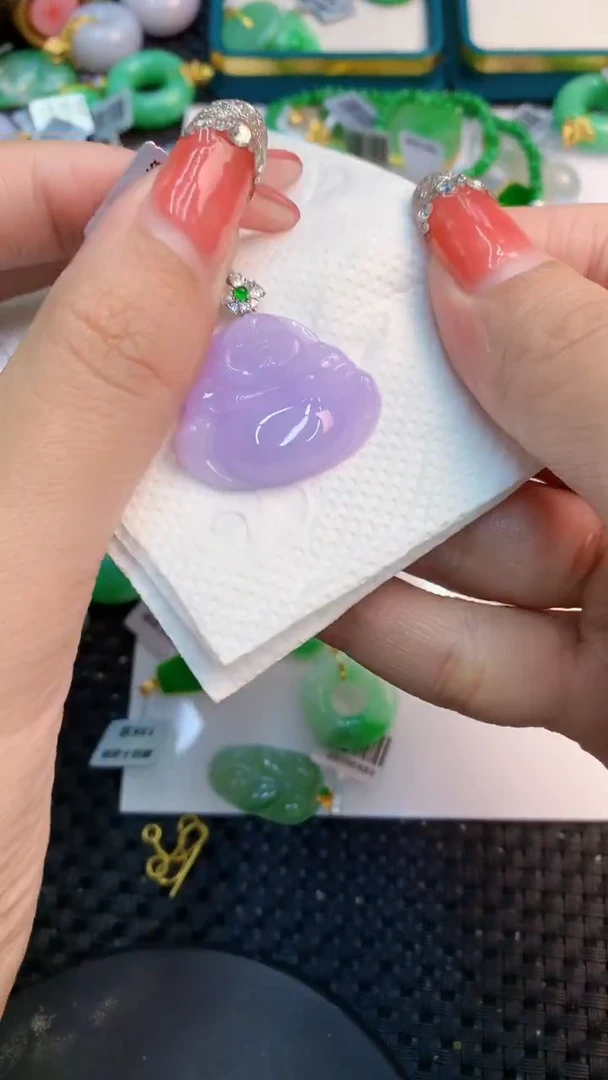 颈饰18K金镶嵌翡翠1