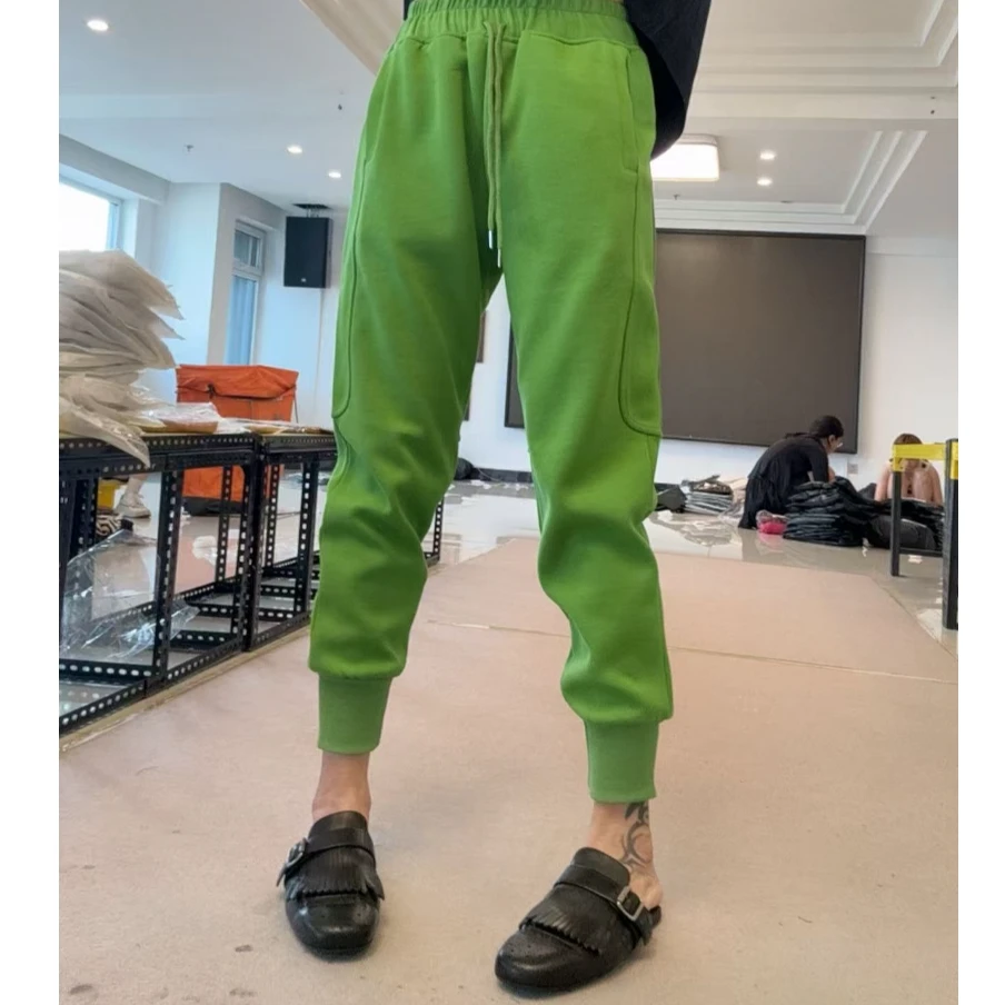 百搭款果绿色自留卫裤