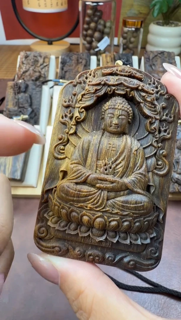 木木雕款芽庄 十二生肖守护  大日如来 8cm 送养香瓶