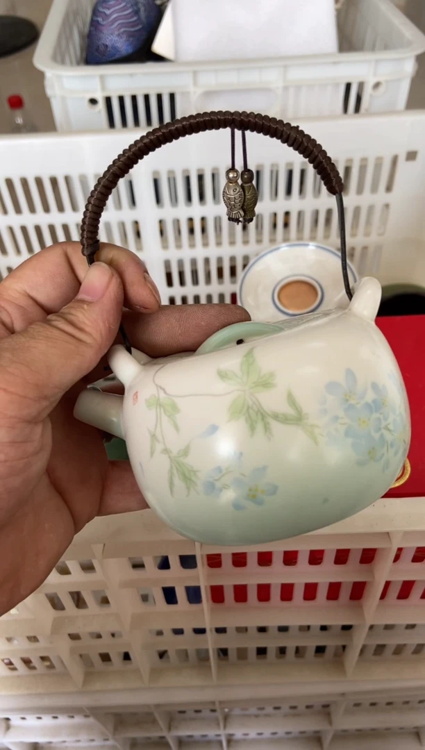 无运费险有瑕疵的摄影的产品有使用过的痕迹有点脏介意勿拍