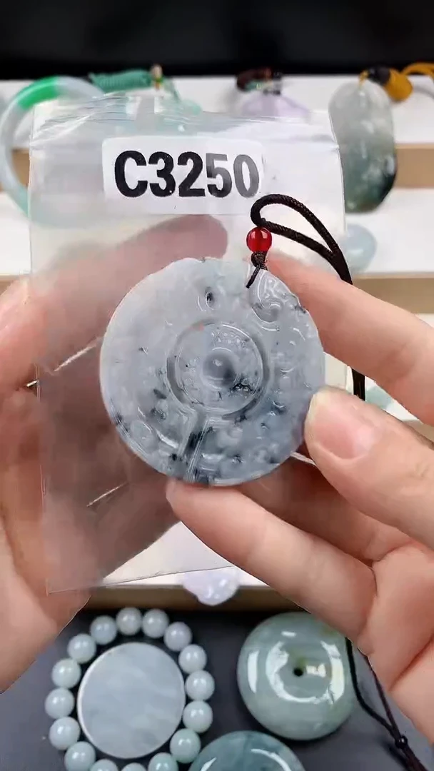 颈饰未镶嵌翡翠天然翡翠吊坠挂件