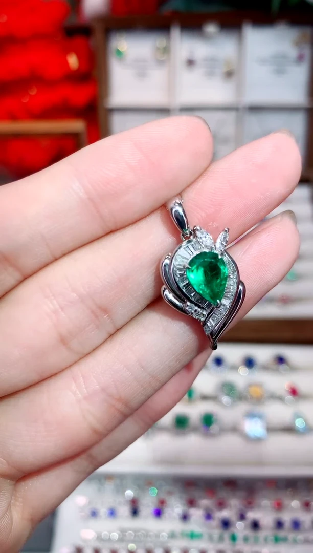 18K金镶嵌吊坠祖母绿1.16ct/天然宝石/七天无理由