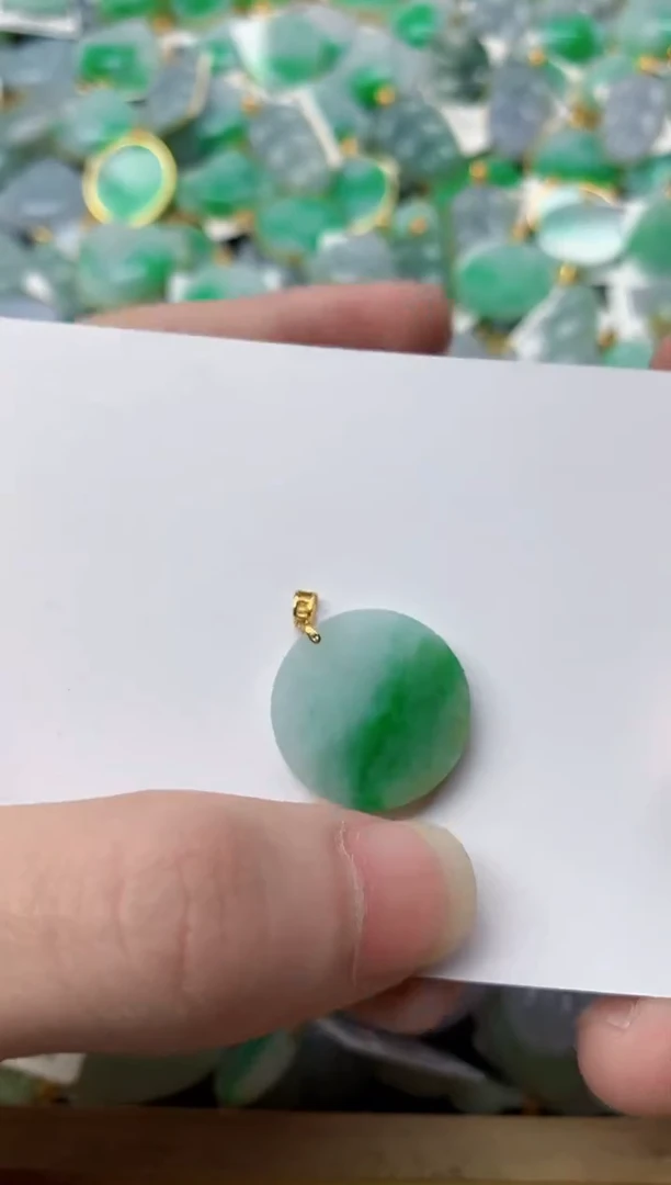 【闪购商品】翡翠颈饰18K金镶嵌27.........