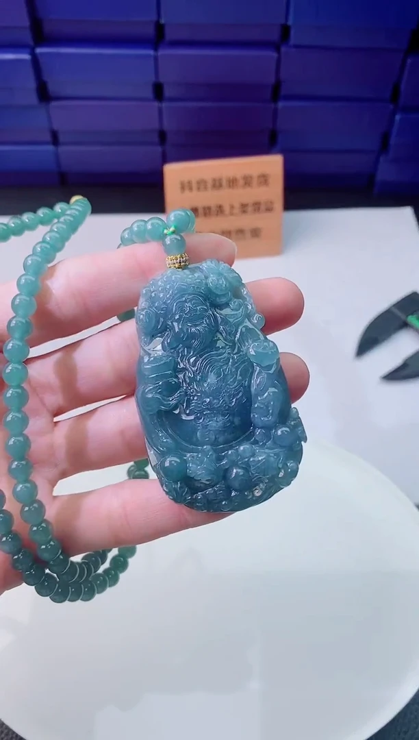 翡翠未镶嵌颈饰1111111111