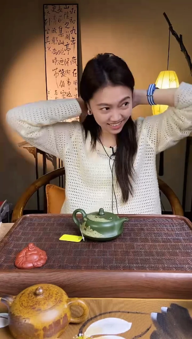 【闪购商品】紫砂茶壶强济人翡翠绿泥泥绘山水曲壶
