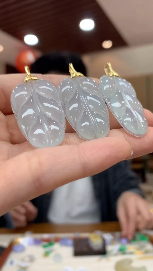 吊坠(不含链)未镶嵌翡翠叶子多样性发货1件