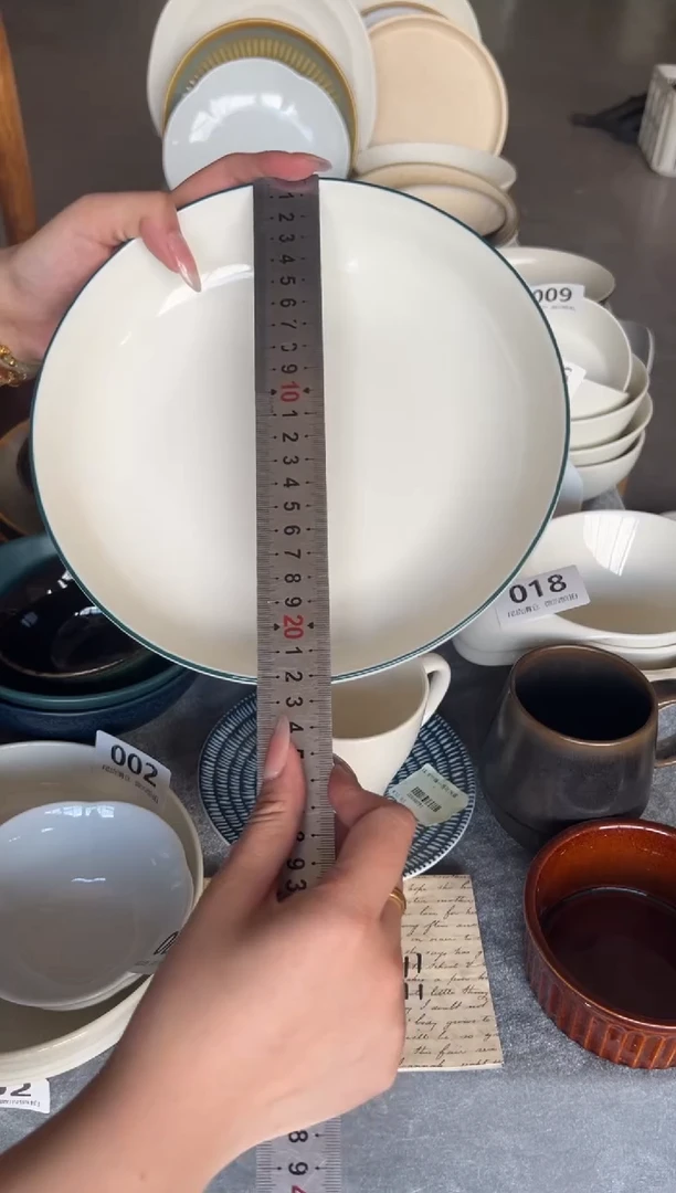 新骨瓷019瑕疵 墨绿描边 8,25寸深盘