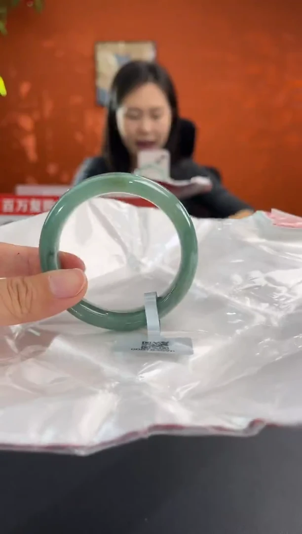 未镶嵌手镯翡翠2    50.6