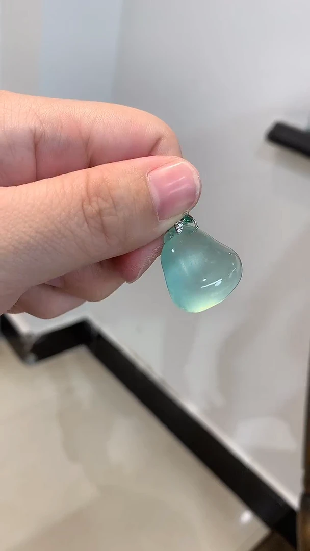 未镶嵌蛇纹石玉吊坠(不含链)福瓜