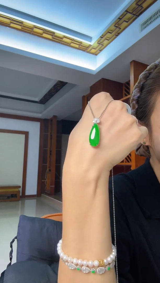 吊坠(不含链)未镶嵌翡翠天然翡翠吊坠