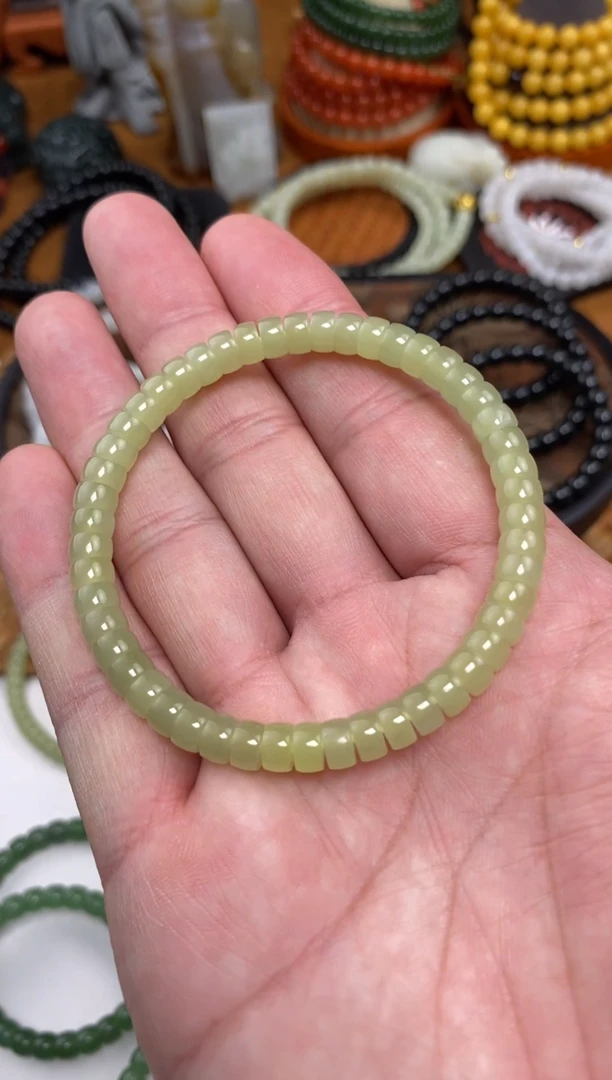 颈饰未镶嵌和田玉手串