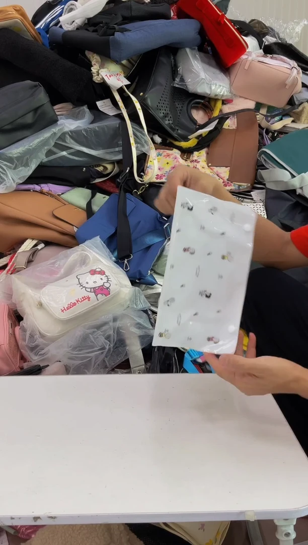 1工厂外贸库存尾货瑕疵女士包