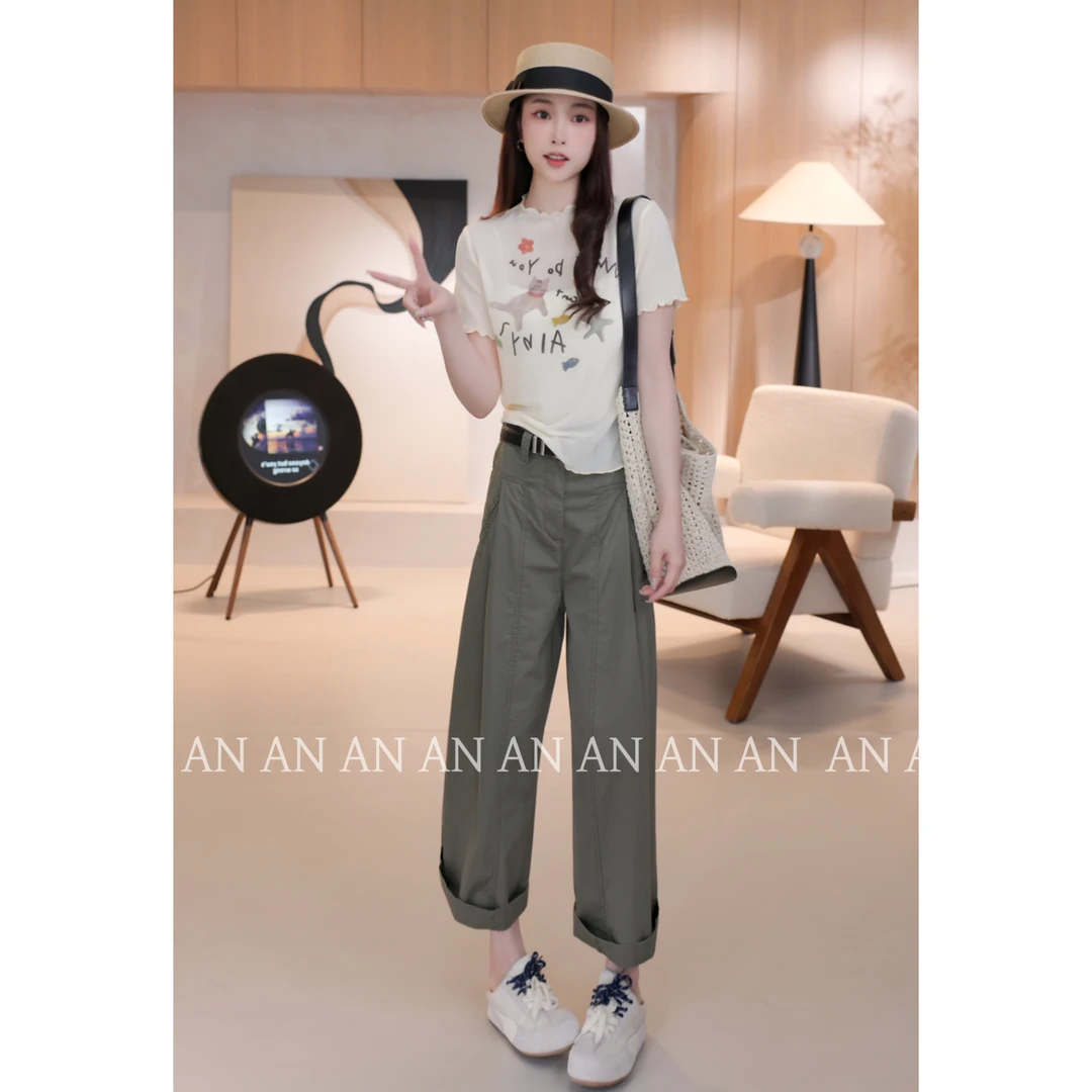 C05098独特显瘦小个子减龄卷边立领正肩小猫字母短袖T恤