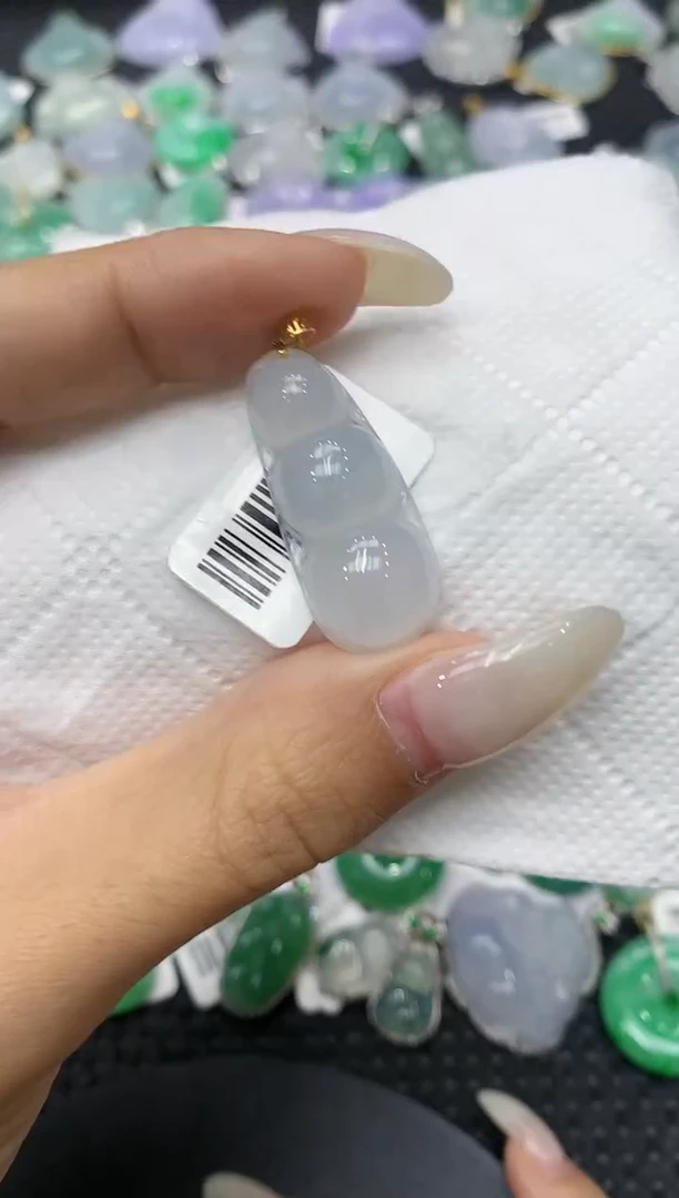 颈饰18K金镶嵌翡翠11111111111