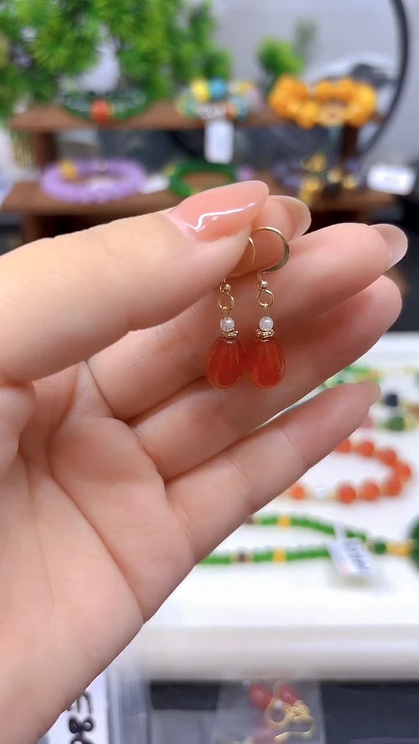 14K金镶嵌南红玛瑙耳饰E864