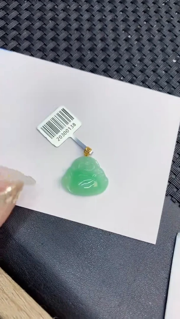 翡翠18K金镶嵌颈饰             8