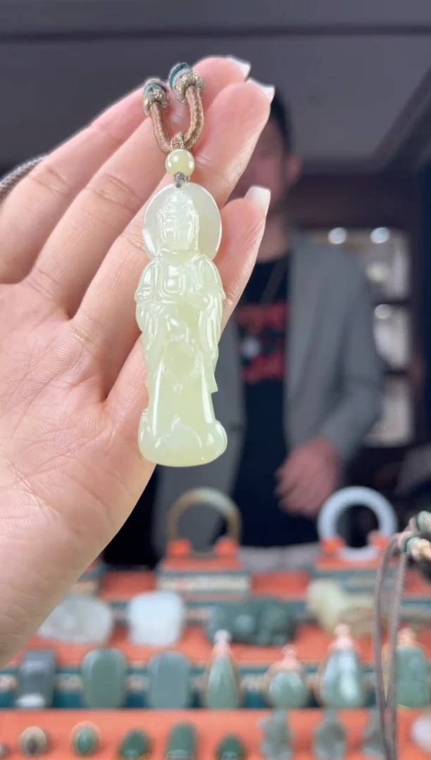 颈饰未镶嵌和田玉佩佩