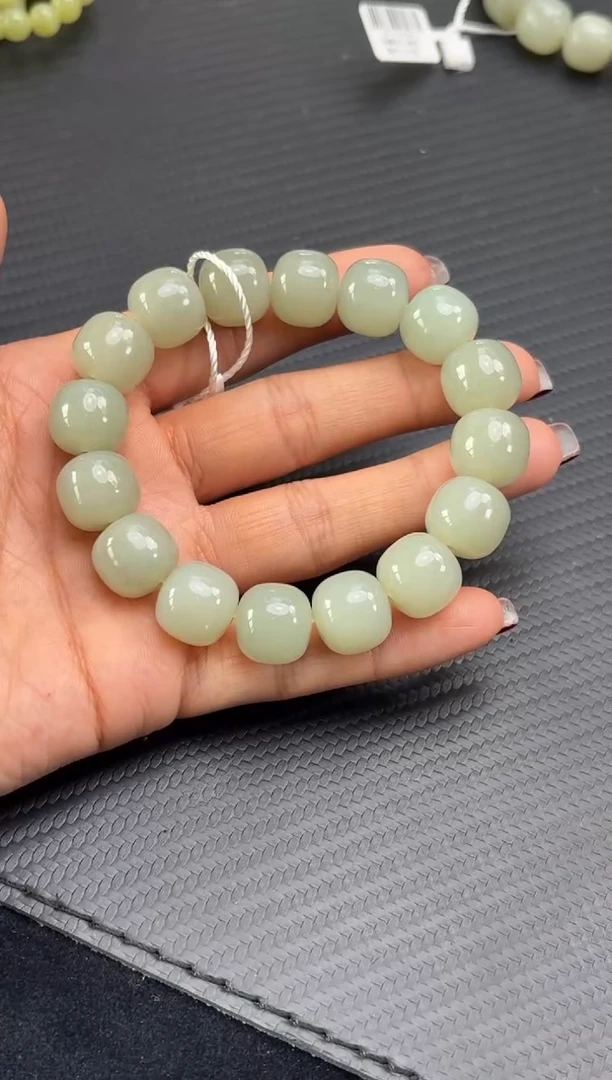 未镶嵌手串和田玉且末近矿微色差高青白卡14老型手串