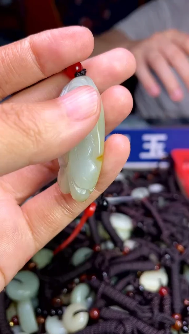 未镶嵌和田玉挂件1