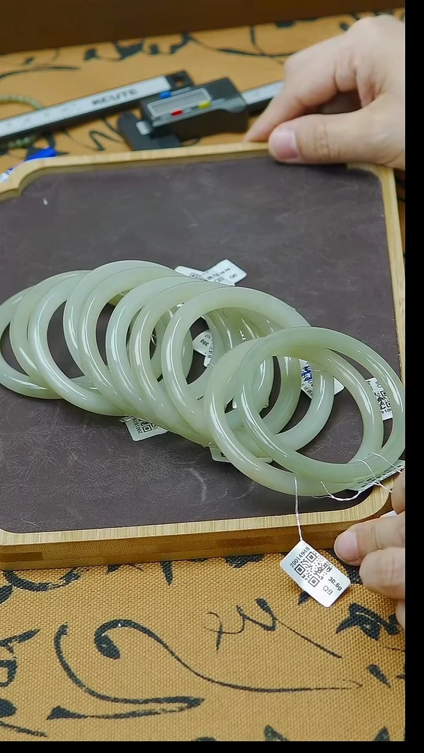 未镶嵌手镯和田玉冰晴水美人条（多样性发货其一）