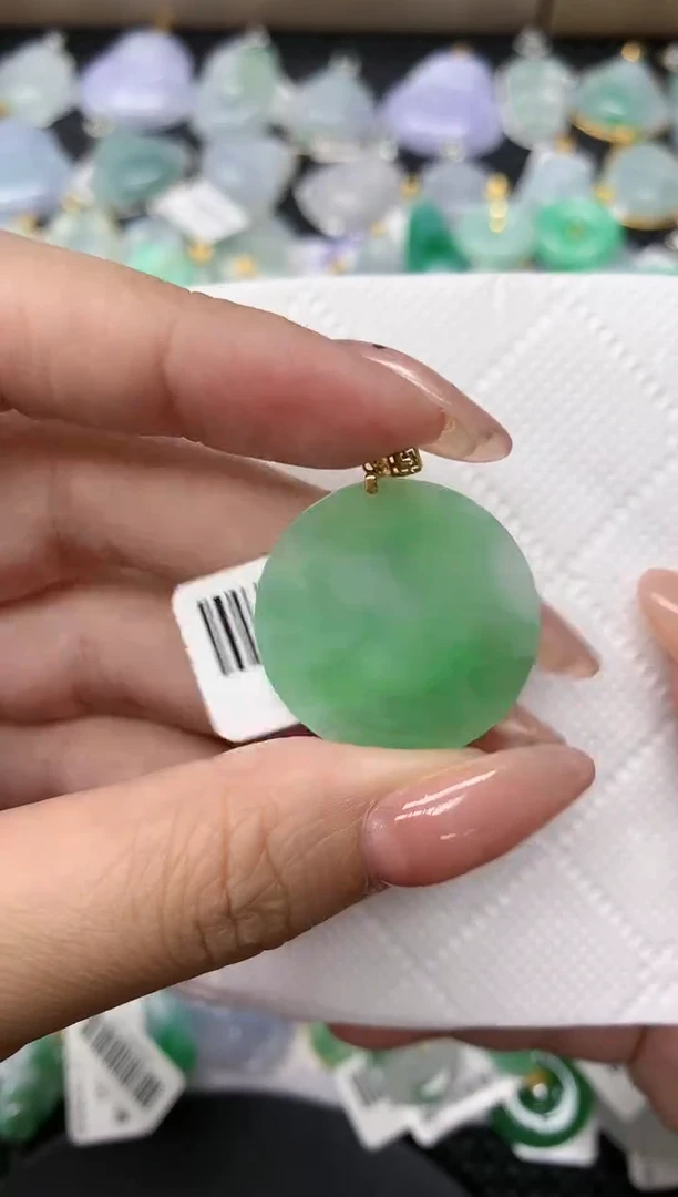 颈饰18K金镶嵌翡翠1111111111