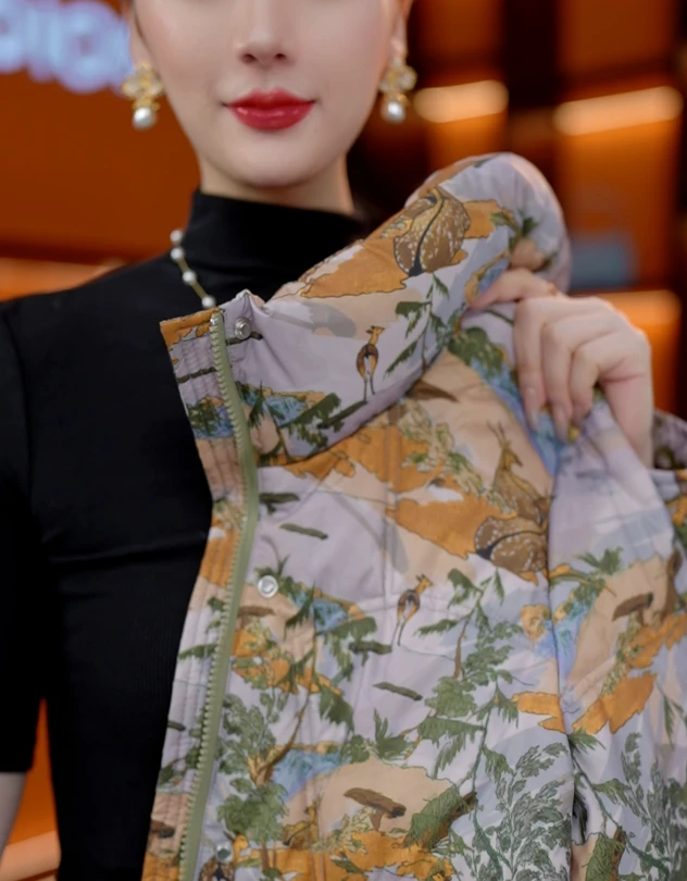 2024杭州原版正品冬季时尚短款休闲印花保暖鸭绒服ZF-R025