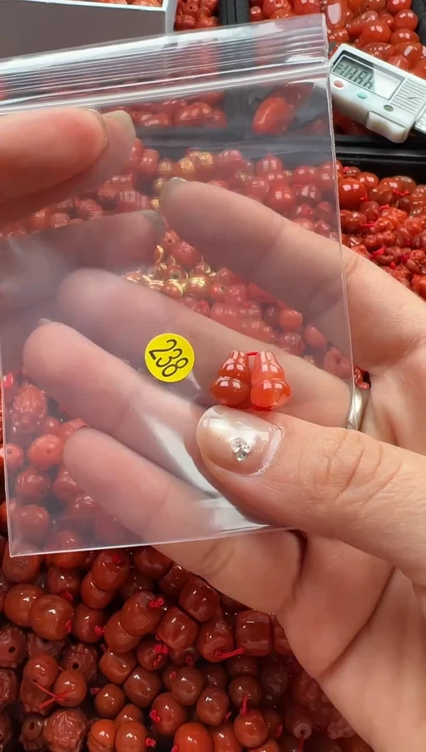 【闪购商品】南红玛瑙颈饰未镶嵌1