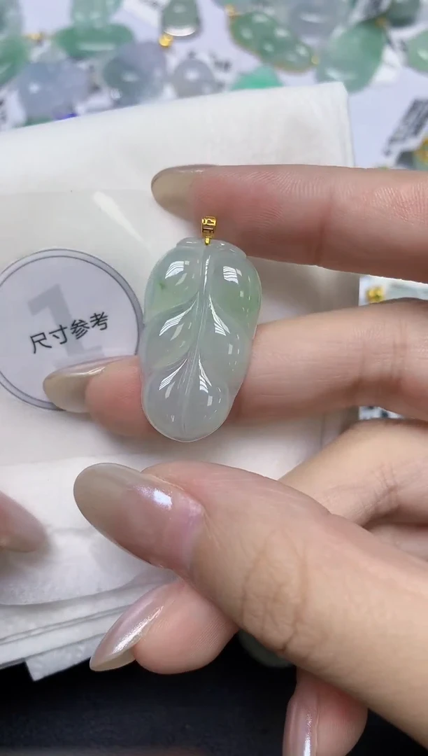 颈饰18K金镶嵌翡翠天然缅甸翡翠A货多样性发一件